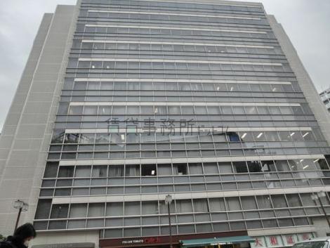 全面ガラス張り