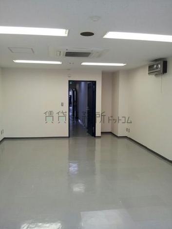 第二港南日成ビルの