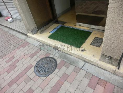玄関に少々段差があります