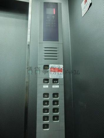 エレベーター内の操作面