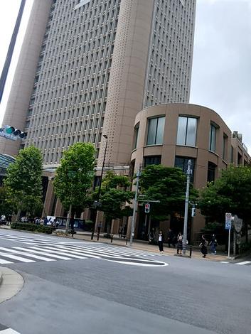 明治大学すぐ近く