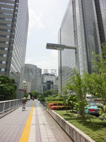 幅広な歩道