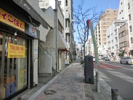 人通りがさほど多くなく落ち着いた雰囲気