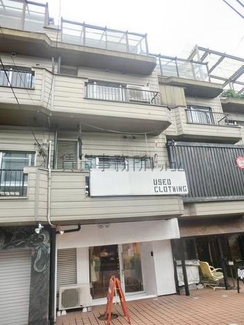 バルコニー部分に看板の設置が可能です