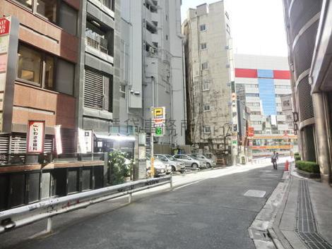 突き当りは甲州街道です