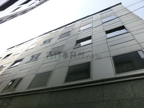 側面部を見上げた様子です