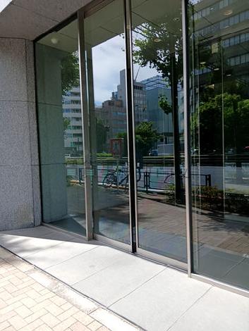 正面玄関