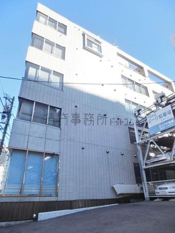 スッキリとした側面