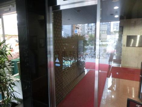 玄関ドアです