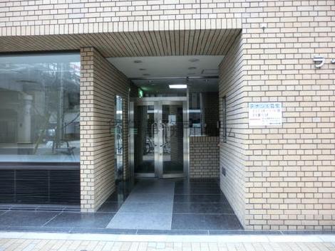 正面玄関の様子