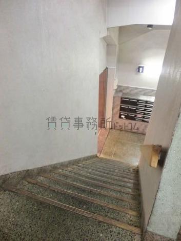 階段上からの様子