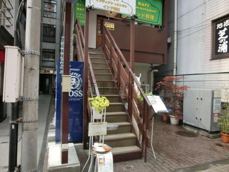 ２階へ続く階段