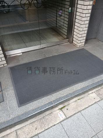 正面玄関前 段差