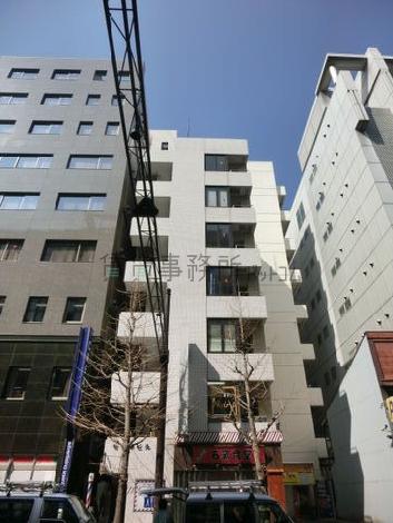 日差しに映える外装がキレイです