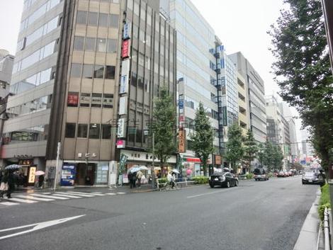 角地に建っています