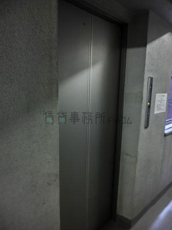 扉前の様子