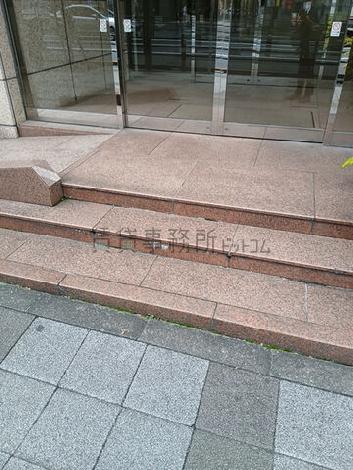 出入口付近