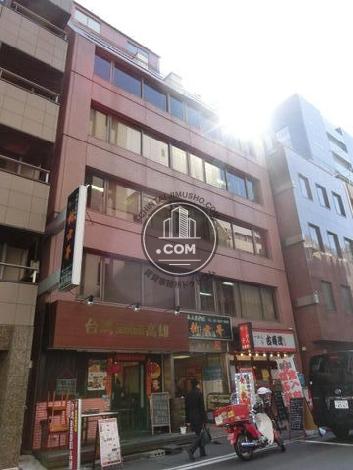 日本工築1号館ビルの外観写真