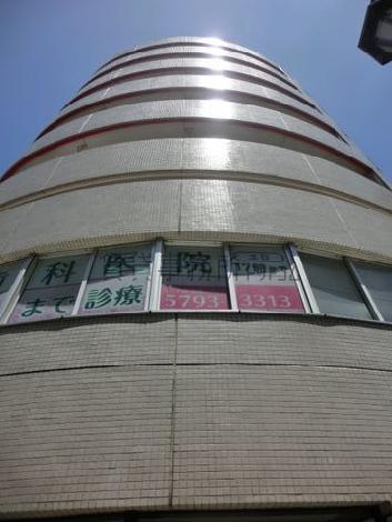 二階部分にも店舗が入居中です