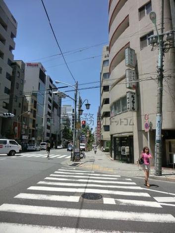 人通り賑やかです