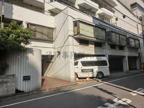 正面玄関前