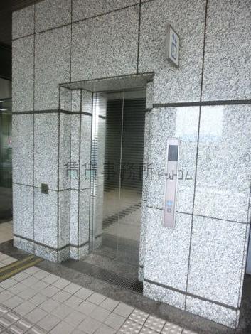 乗り場前