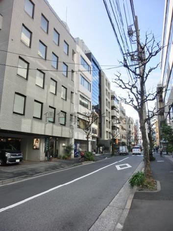 交通量はさほど多くありません