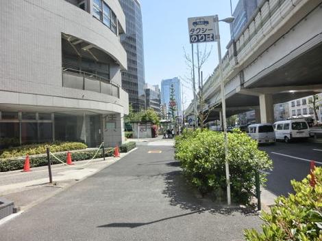 六本木方面を撮影。少し先から首都高に乗れます