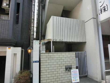 外階段への出入口です