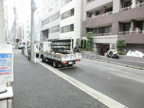 玄関前の歩道