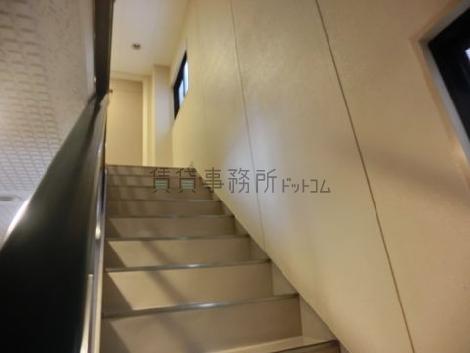 エントランス奥にある内階段