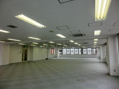 高木ビルの室内