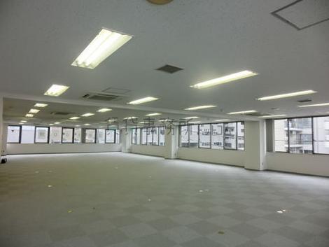 高木ビルの室内