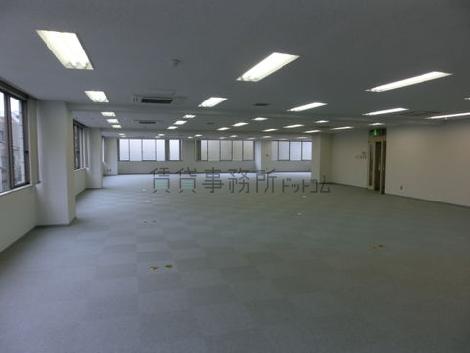 高木ビルの室内