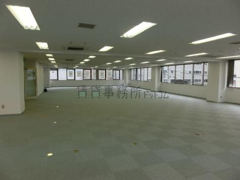 高木ビルの室内