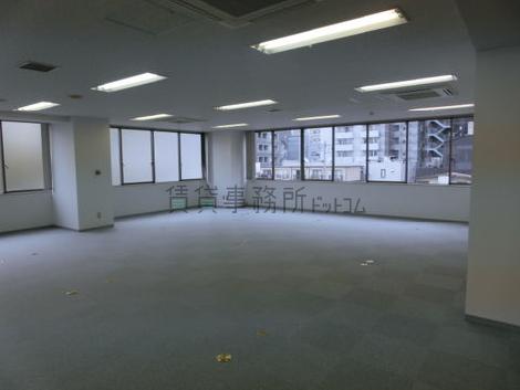 高木ビルの室内