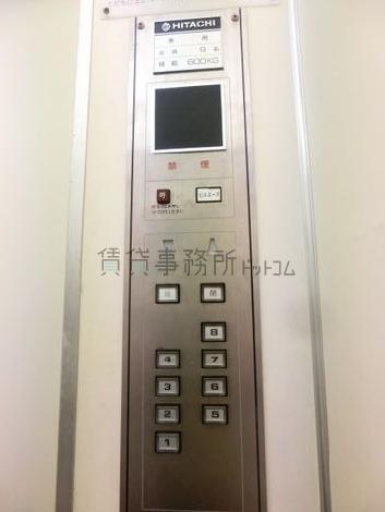 エレベーター内の操作面