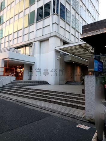 正面玄関