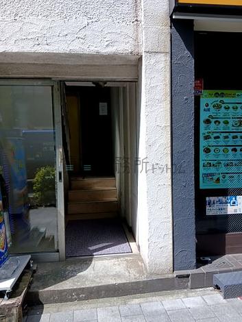 正面玄関