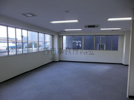 秀和浜松町駅前ビルの室内