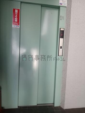 エレベーターは２階からになります