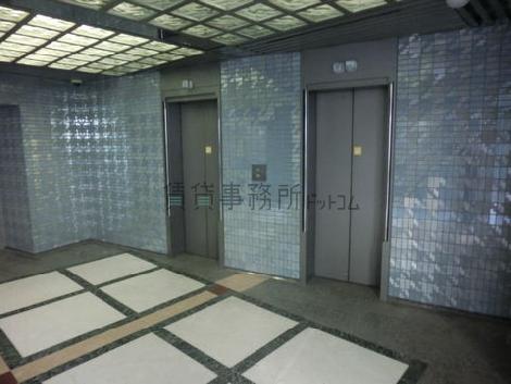 エレベーターは2基ございます
