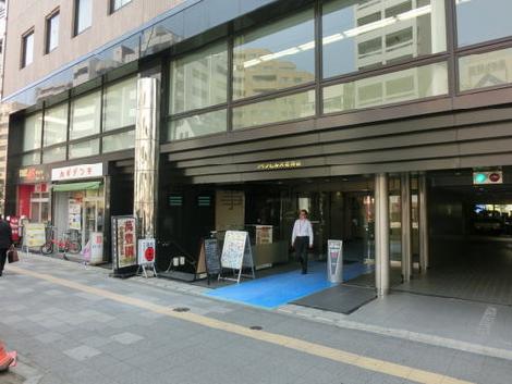 正面入口付近です