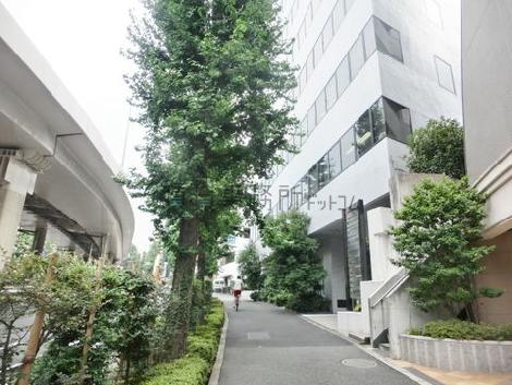 首都高速沿い通り