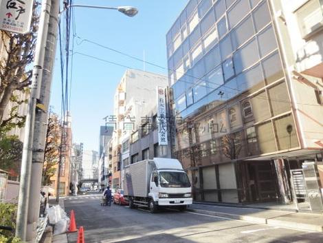 首都高速の走る公道へ連絡します