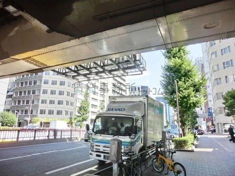 対面側からのアングル