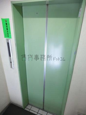 乗り場前