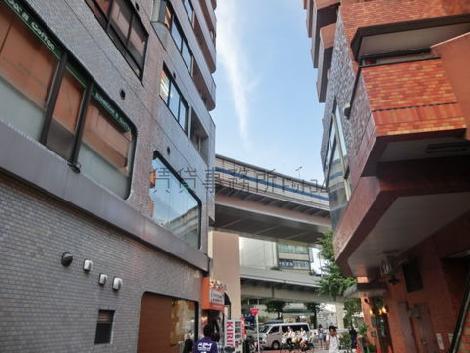 路地の奥側より撮影