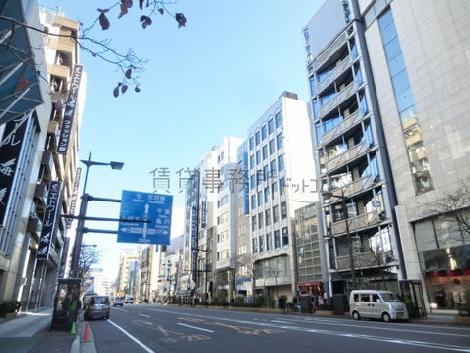 浅草橋駅方面へ向かう公道です