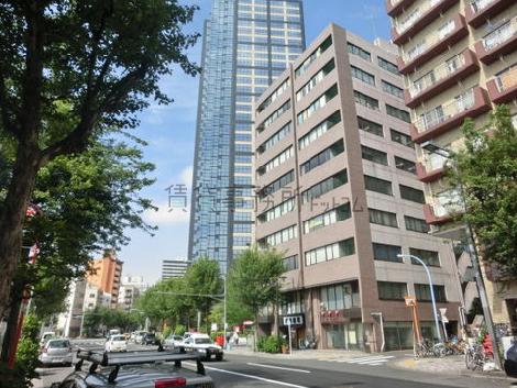 物件前の青梅街道方向です
